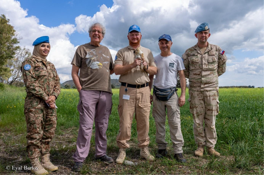 Une image contenant plein air, ciel, personne, herbe

Le contenu généré par l’IA peut être incorrect.